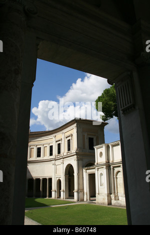 Innenhof im etruskischen Museum der Villa Giulia in Rom Stockfoto