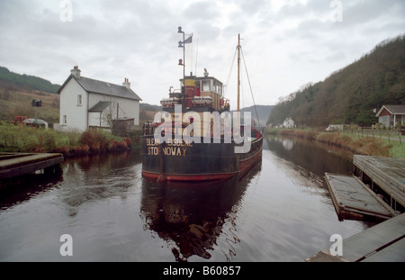 Erfolgen Eisdeal Kugelfisch auf Crinan canal Schottland Stockfoto