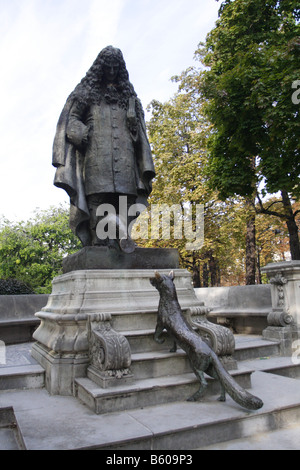 Bronzestatue von Jean De La Fontaine (1983) von Charles Correia im Jardin du Ranelagh, Paris. Stockfoto