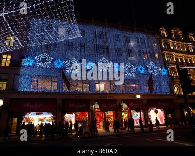 Hamleys Spielwarenladen und 2008 2009 Weihnachtsbeleuchtung Regent Street in London Stockfoto