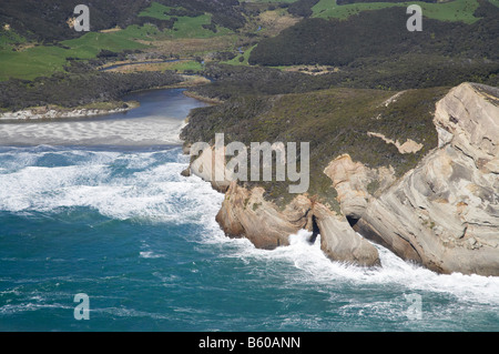 Wharariki Beach südlich von Cape Farewell NW Nelson Region Südinsel Neuseeland Antenne Stockfoto