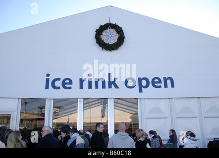 Eröffnung des Ice Rink Festival Park Basildon Essex 22 11 2008 Credit Garry Bowden Stockfoto