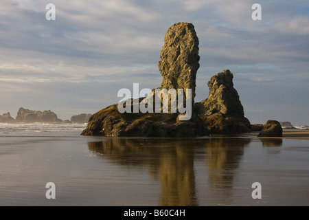 Meer-Stacks am Strand von Bandon, Southern Oregon Stockfoto