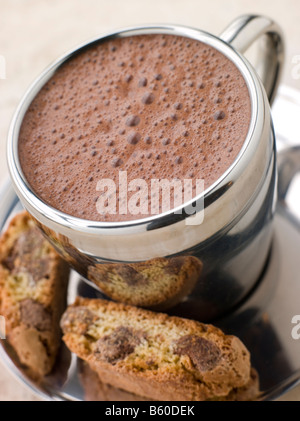 Heiße Schokolade Florentiner mit Schokoladen Cantuccini Biscotti Stockfoto