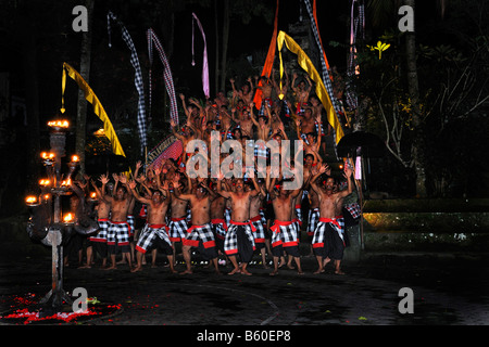 Tänzerinnen Kecak, Ketjak oder Ketiak Tanz in Ubud, Bali, Indonesien, Asien Stockfoto