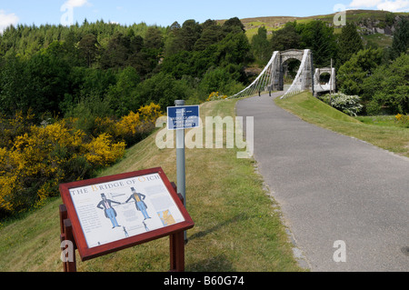 Brücke von Oich gebaut eine Stahlbrücke über den Fluss Oich ca. 1854, in der Nähe von Fort Augustus Teil des Caledonian Canal Stockfoto