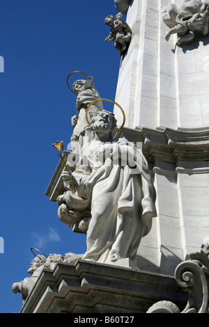 Heilige Dreifaltigkeit Säule mit Figuren von Heiligen, 14 m hoch, Detail, barocke Pestsäule in Erinnerung an die Epidemie von der Stockfoto