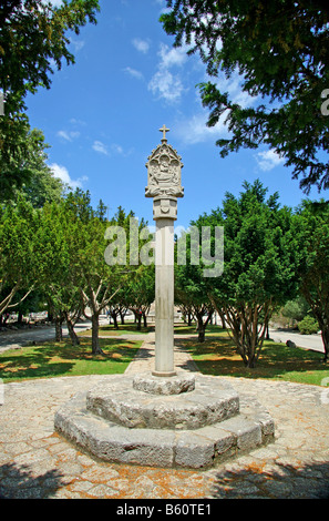 Kreuz, Santuari de Lluc Kloster, Serra de Tramuntana, Escorca, Mallorca, Balearen, Spanien, Europa Stockfoto