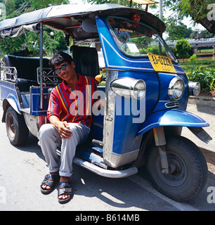 Tuc-Tuc-Fahrer In Bangkok Thailand Südostasien Stockfoto