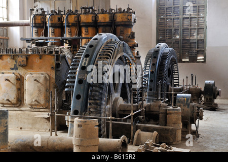 Industrieruinen, Turbinen im Kraftwerk der Zinn Fabrik von Simon I. Patino, 1862-1947, Llallagua Bergbau-Zentrum Stockfoto