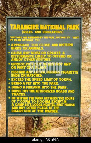 Schild am Eingang zum Tarangire Nationalpark, Tansania, Afrika Stockfoto