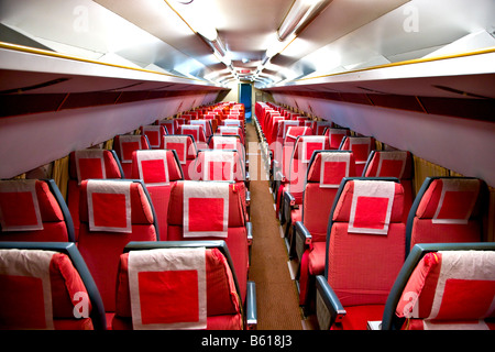 In einer alten Flugzeugkabine Stockfoto