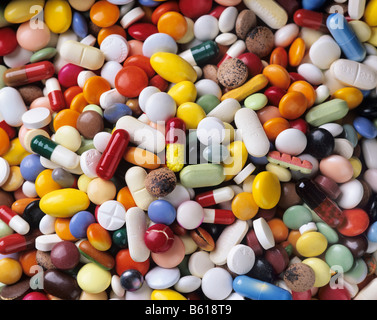 Abgelaufen Medizin, geknackt und verblasst, Pillen, Kapseln und Tabletten, full-frame Stockfoto