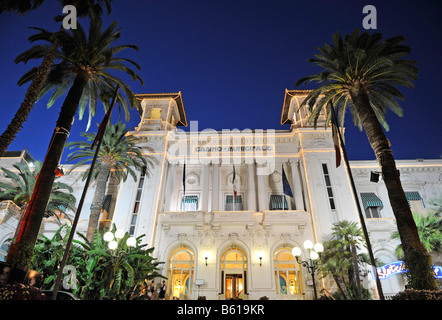 San Remo Casino, Nacht Exposition, Riviera dei Fiori, Ligurien, Italien, Europa Stockfoto