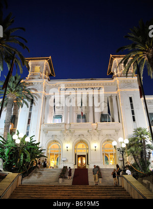 San Remo Casino, Nacht Exposition, Riviera dei Fiori, Ligurien, Italien, Europa Stockfoto