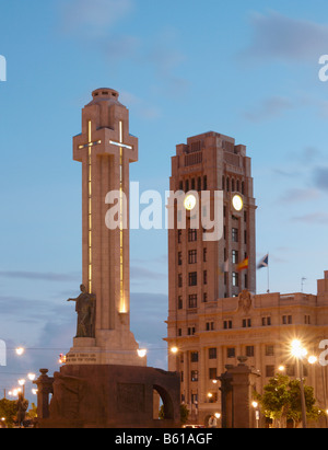 Denkmal für die gefallenen (Monumento de Los Caídos) in Plaza de España in Santa Cruz, der Hauptstadt von Teneriffa Krieg. Stockfoto