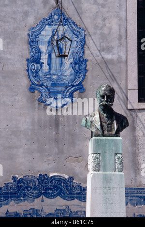 Eine Büste des Historikers Julio de Castilho im Miradouro de Santa Luzia Park, Alfama, Lissabon Stockfoto