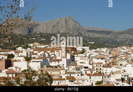 Riogordo ist ein sehr hübsches Axarquía-Dorf in der Nähe von Lake Viñuela Andalusien Spanien Stockfoto