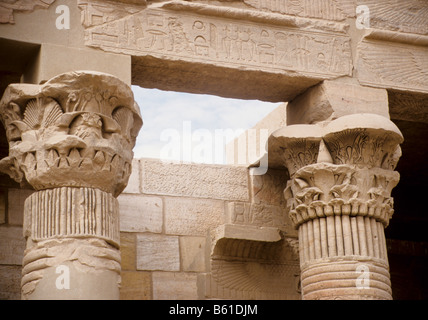 Ägypten, Philae, Kapitellen der Säulen im Westen Kolonnade Prozessionsstraße in Richtung Tempel der Isis Stockfoto