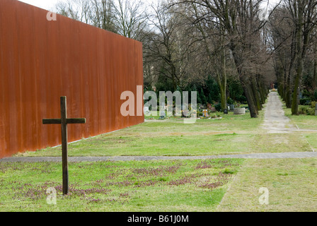 Berliner Mauer in der Bennauer Straße, Teil des Denkmals für den Bau der Berliner Mauer, Friedhof in den ehemaligen Todesstreifen Stockfoto