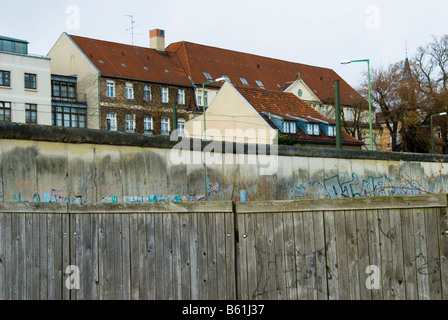 Berliner Mauer in der Bennauer Straße, Teil des Denkmals für den Bau der Mauer Belin, Berlin Stockfoto