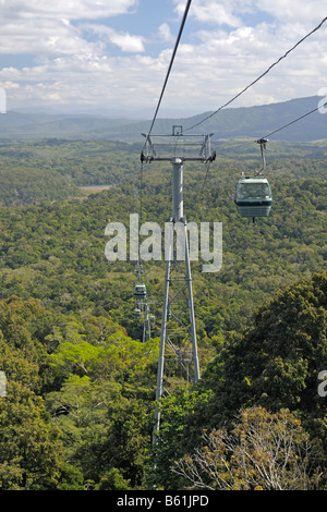 Skyrail Rainforest Seilbahn, 7,5 km die längste Seilbahn der Welt, Kuranda, Queensland, Australien Stockfoto