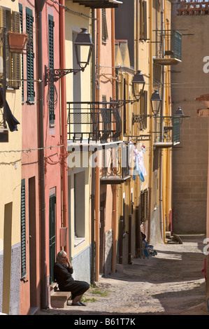 Gasse in der Altstadt von Bosa, Sardinien, Italien, Europa Stockfoto