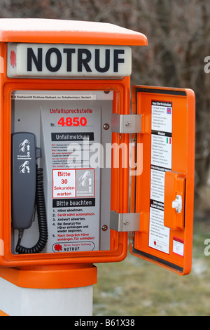 Am Straßenrand Notruftelefon Stockfoto