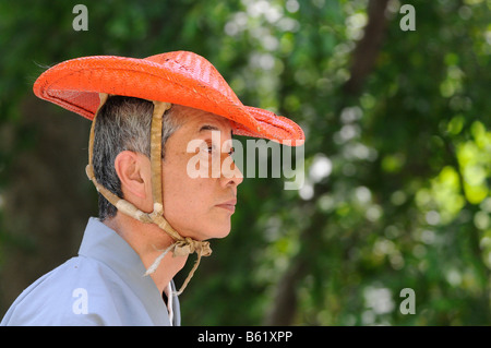 Portriat eines Reiters während des Rituals montiert Bogenschießen am Shimogamo Schrein während der Aoi Festival in Kyoto, Kansai, Japa Stockfoto