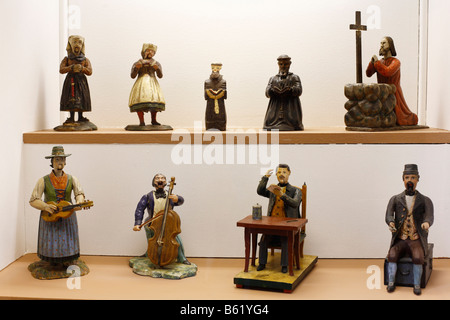 Verschiedene Figuren auf dem Display in das Museum der Rhön in Fladungen, Rhön, Bayern, Deutschland, Europa Stockfoto