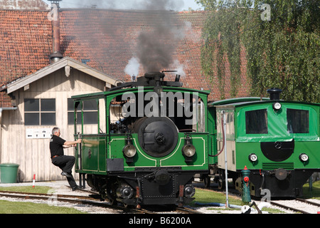 Dampfmaschine der Chiemsee-Bahn in Prien, Chiemgau, Oberbayern, Deutschland, Europa Stockfoto