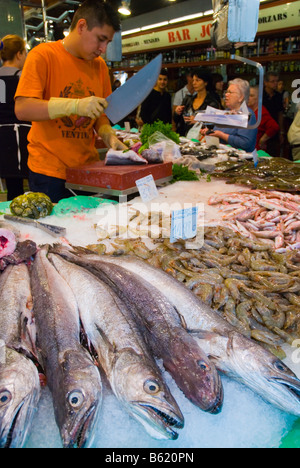 Meeresfrüchte-Stall an Santa Caterina Markt in Barcelona-Spanien-Europa Stockfoto