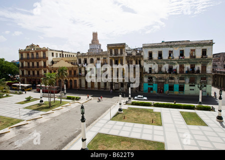 Alten Hausfassaden im Parque Central auf dem Boulevard Paseo de Marti, Platz am Capitol, Havanna, Kuba, Karibik Stockfoto