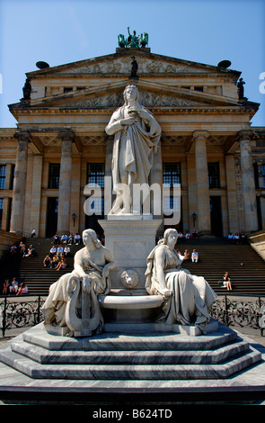 Schiller-Denkmal vor dem Konzerthaus Berlin, Gendarmenmarkt Square, Berlin, Deutschland, Europa Stockfoto