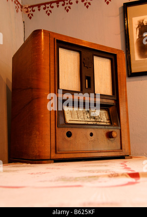 Altes Radio von 1937, Eco-Museum, Ungersheim, Elsaß, Frankreich, Europa Stockfoto
