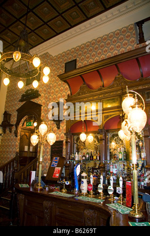 Innenraum der St. Stephens Taverne in London England Stockfoto