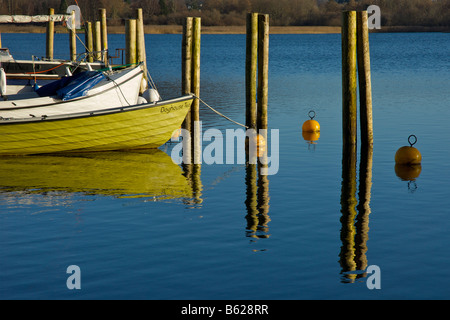 Boote vertäut am Nichol Ende Marine am Derwent Water, in der Nähe von Keswick, Nationalpark Lake District, Cumbria, England UK Stockfoto