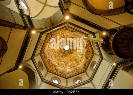 Deckenfresko des jüngsten Gerichts von Giogio Vasari, Kuppel im Inneren, Basilica di Santa Maria del Fiore, Florenz, Frienze, Toskana Stockfoto