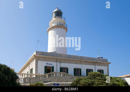 Leuchtturm mit Café am Cap Formentor, Mallorca, Balearen, Spanien, Europa Stockfoto