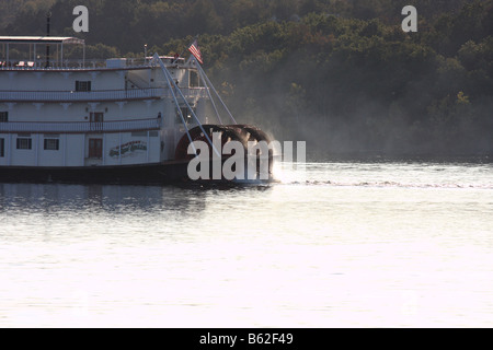 Das Showboat Branson Belle Paddeln auf Table Rock Lake Branson Missouri am Abend Stockfoto