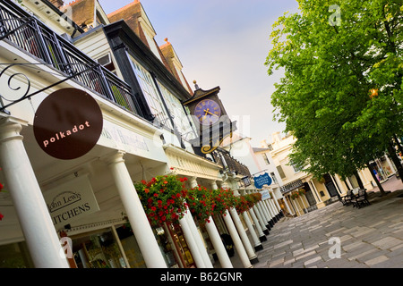 Die Pantiles oberen geht Royal Tunbridge Wells, Kent, England, UK am Abend Stockfoto