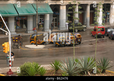 Coco Taxis, Parque Zentral-Havanna, Kuba Stockfoto