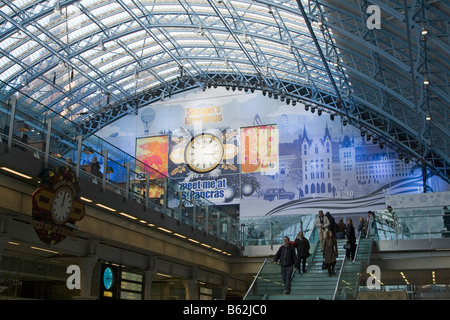 St Pancras international Weihnachten Dekorationen Eurostar Bahnhof London England uk gb Stockfoto