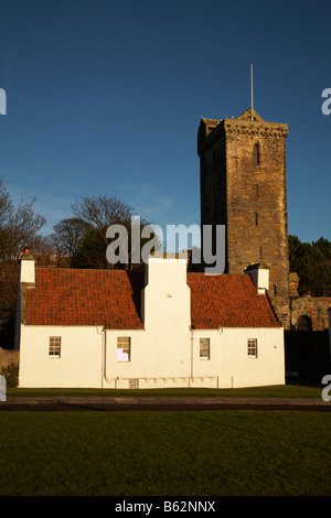 St. Serf's Turm und Pan Ha', Dysart, Fife, Schottland Stockfoto