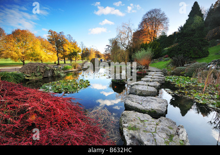 Steingärten in Brighton gegenüber Preston Park, East Sussex, England Stockfoto