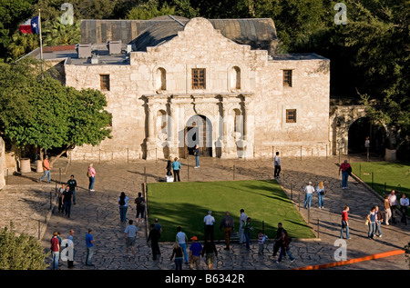 San Antonio Missionen, Touristen in The Alamo (AKA Mission San Antonio de Valero), State Historic Site Stockfoto