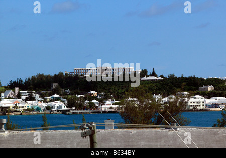 Tele Schuss von Wahrzeichen St. George's Hotel Club Med genommen ein paar Minuten, bevor es abgerissen durch Implosion. Stockfoto
