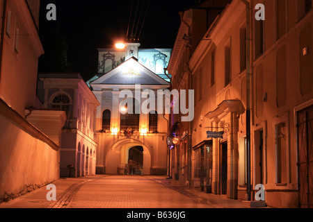 Die Kapelle von Dawn Gate, Nachtansicht, Vilnius, Litauen Stockfoto