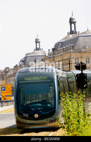 Seilbahn in einer Straße, Bordeaux, Frankreich Stockfoto