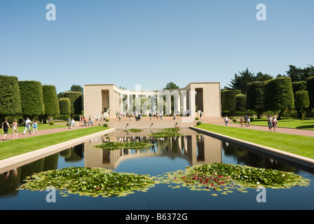 Das Reflexionsbecken an der Normandie amerikanischen Friedhof und Denkmal, Normandie Frankreich Stockfoto